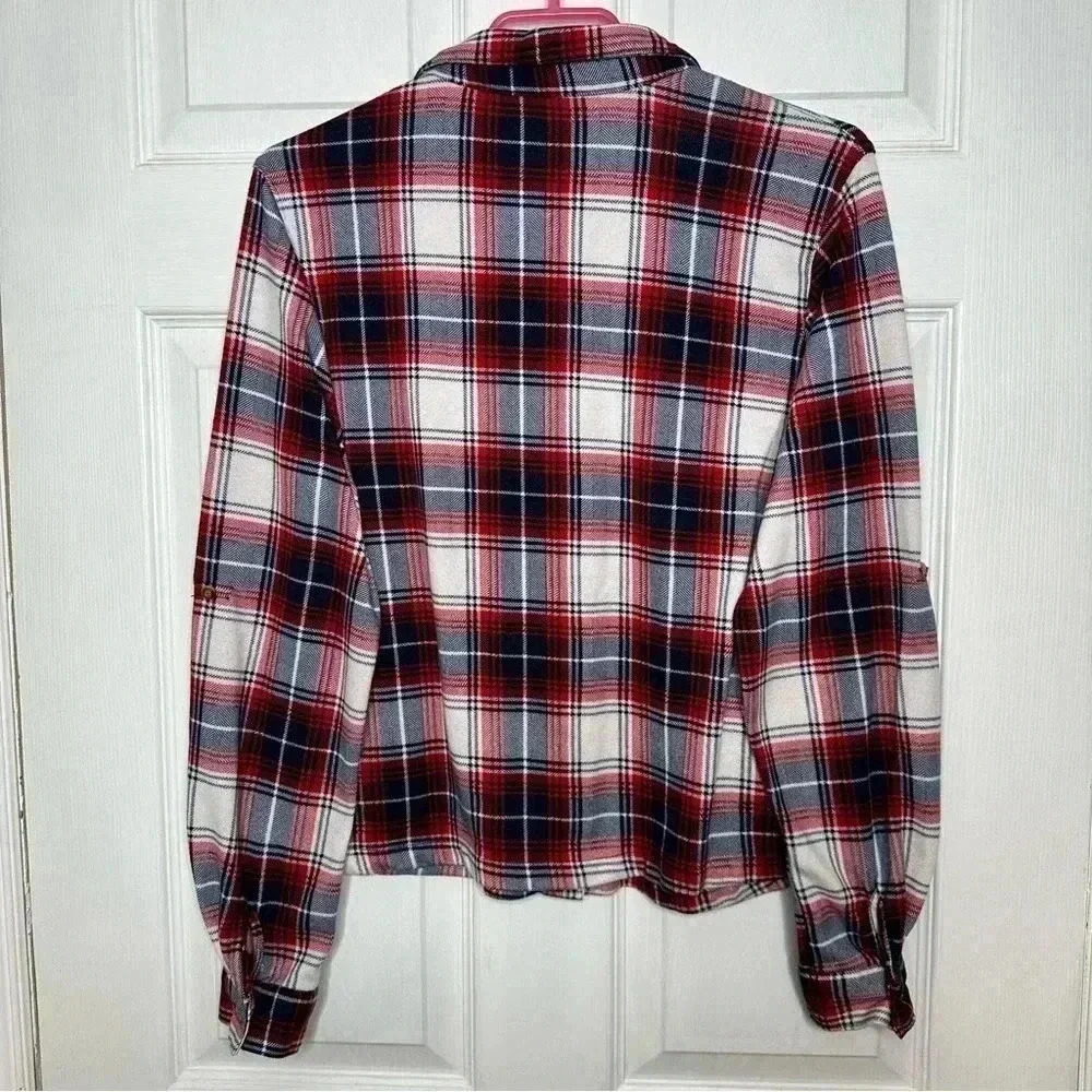 Ardene Button-Up Shirt Plaid white, Red, & Black Size Large - Picture 12 of 16